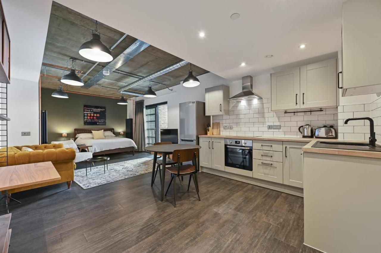 Modern And Chic At Ferrum Near Wembley Park Londra