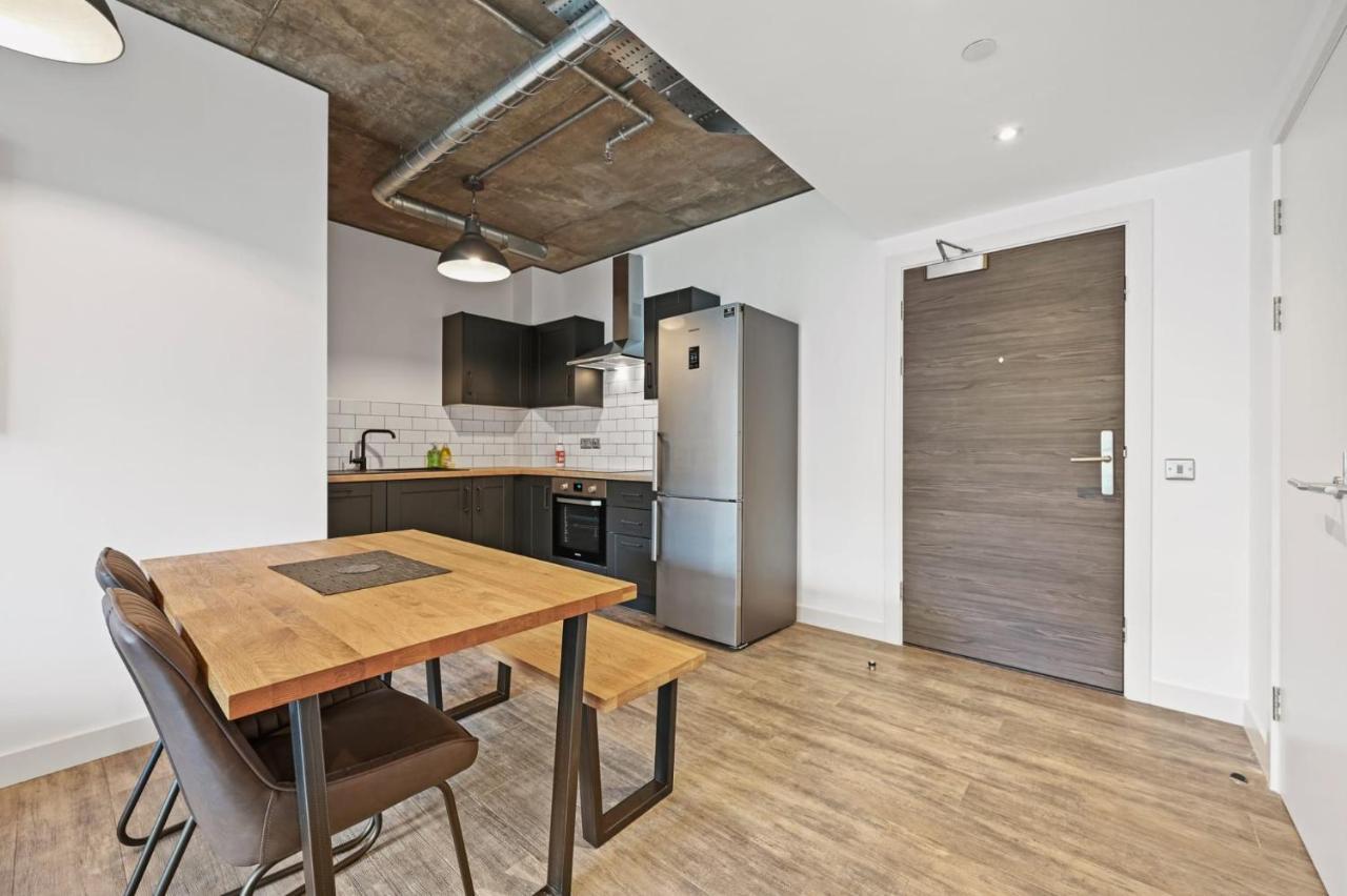 Modern And Chic At Ferrum Near Wembley Park Londra